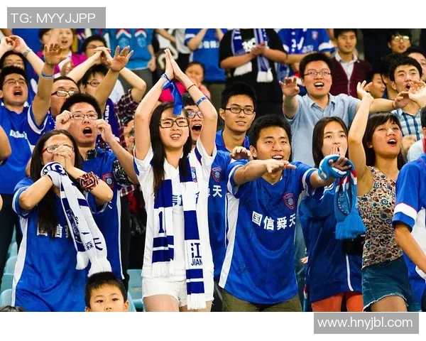 苏宁对阵钢巴日本球迷热情支持展现足球文化魅力
