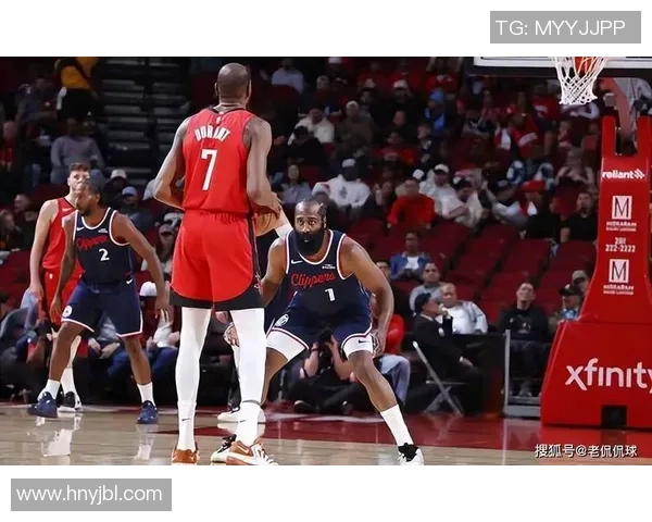 2015年NBA季后赛快船与火箭第六场经典对决精彩回放与分析